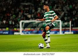 男主硬刚群敌：探讨游戏1v3胜利背后的技巧！