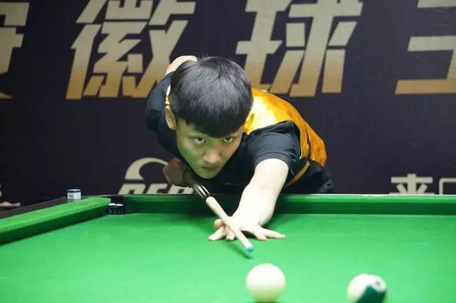 子高尔夫领 子高尔夫领